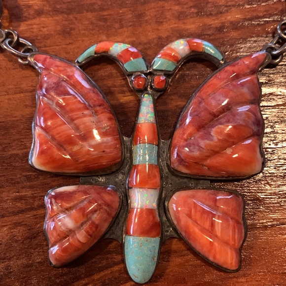Kirk Smith Native American Sterling Spiny Oyster & Turquoise Butterfly Necklace - Picture 8 of 16